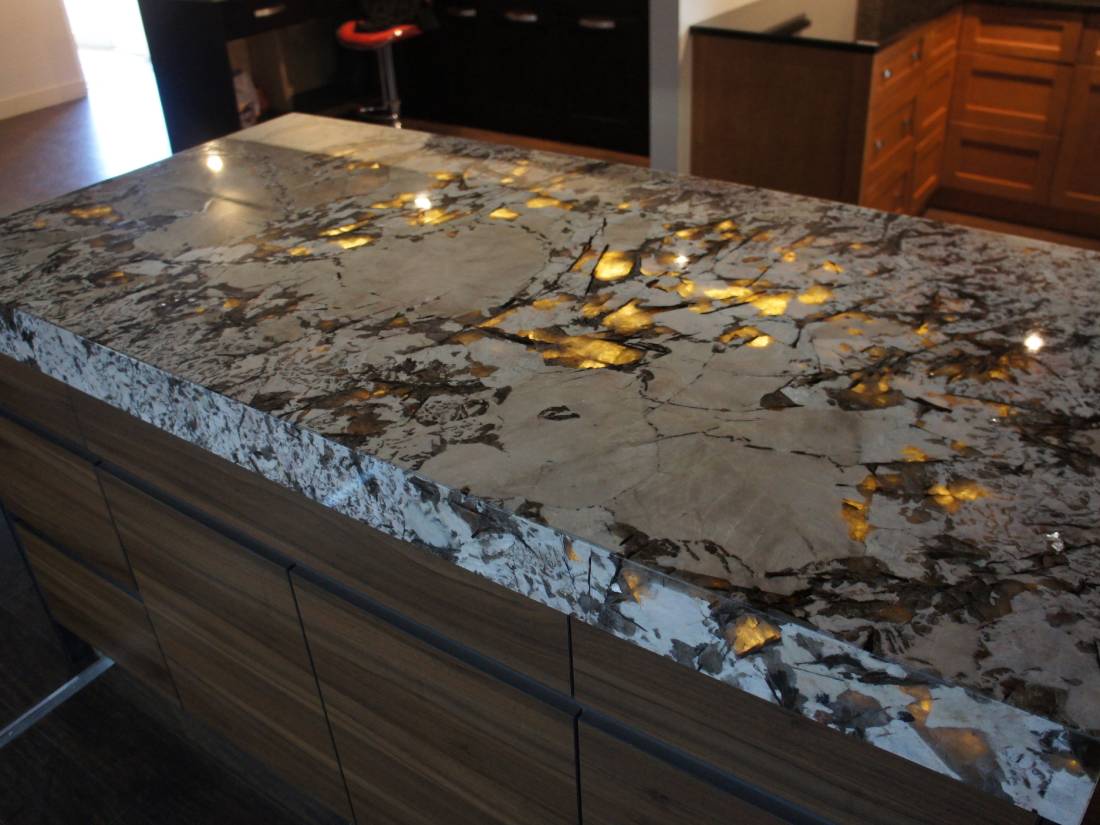 Translucent granite counter 02 - alphastone
